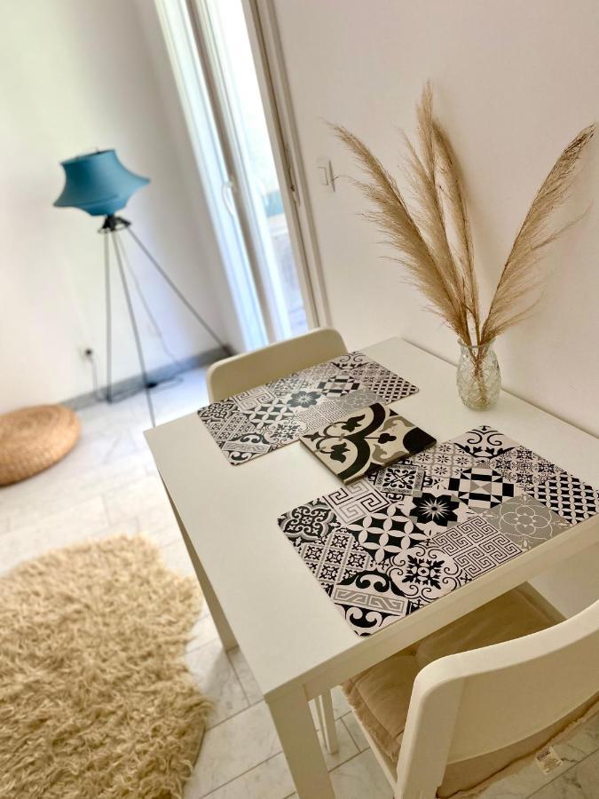 Studio Climatise Centre Parking Gratuit * Menton